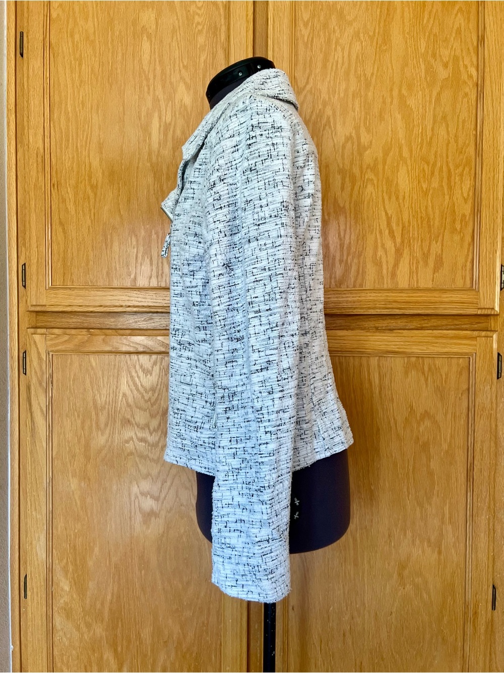 Max Studio Ivory and Black Tweed Moto Blazer - Picture 6 of 10